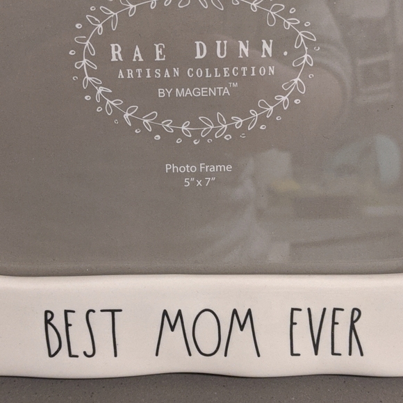 [Rae Dunn] 🤍Best Mom Ever Picture Frame - Picture 2 of 5